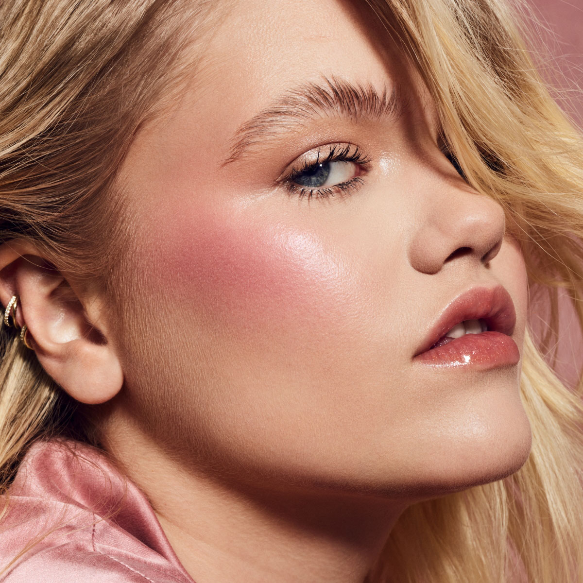 FENTY CHEEKS SUEDE POWDER BLUSH (RUBOR PARA MEJILLAS)
